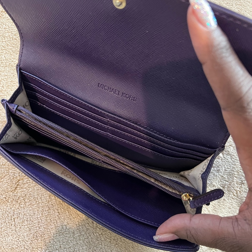Michael Kors Wallet - Picture 3 of 4